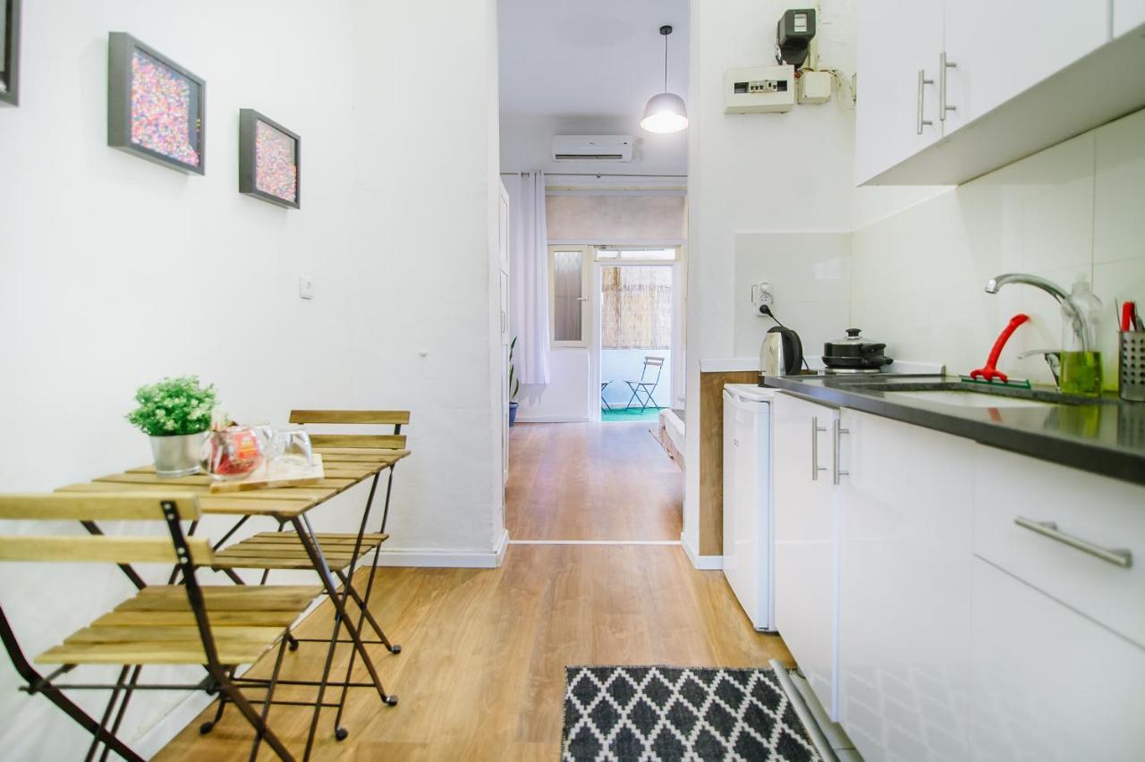 Studios By The Beach Tel-Aviv Extérieur photo
